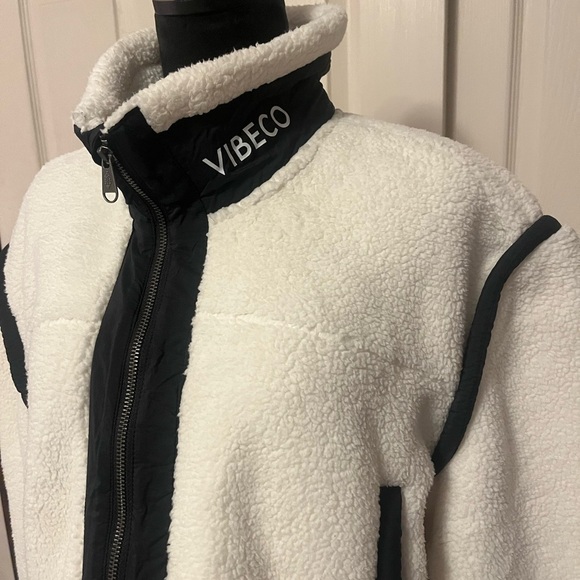 NWT FP Movement Courtside Fleece Teddy Jacket- Medium - Picture 4 of 6